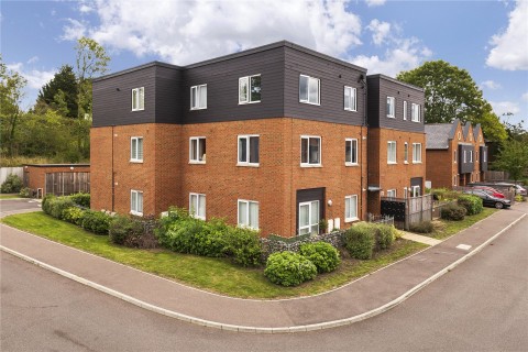 View Full Details for Caxton Close, Edenbridge, Kent